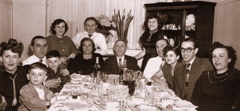 Shmuel's Family - His mother Shirley on the extreme right made the best Potato Nik - Kugel Kigel