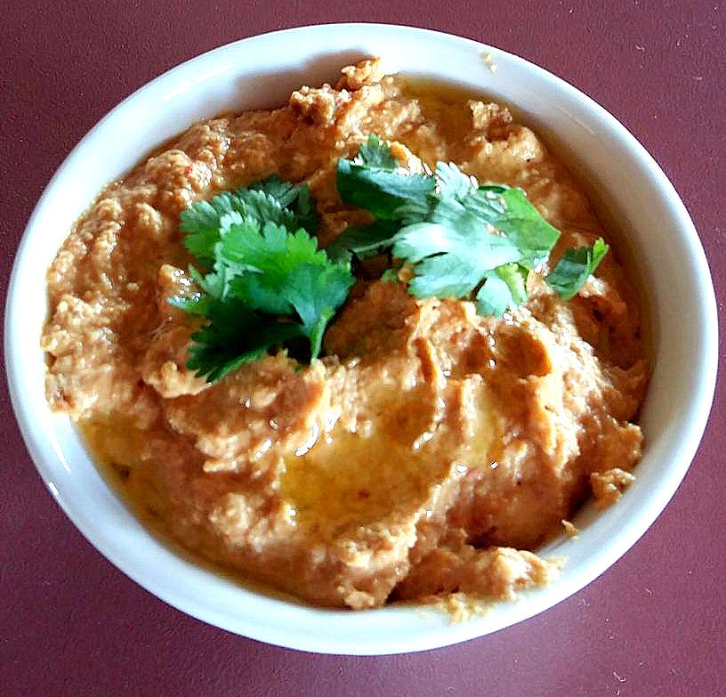 Judith's Hummus with sun dried tomatoes