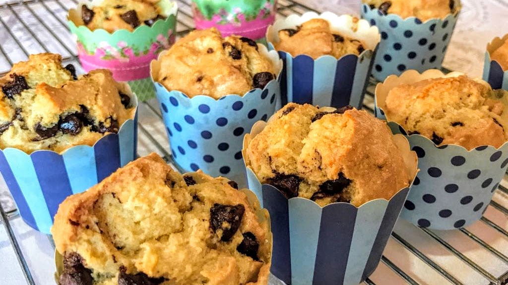 almond flour chocolate chip muffins